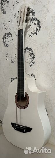 Акустическая гитара