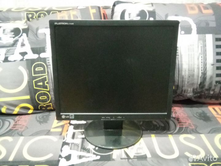 Монитор LG L1742SE