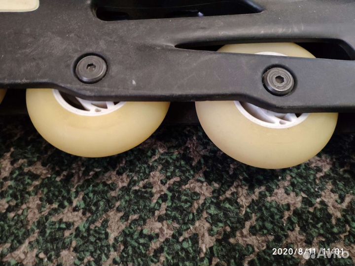 Роликовые коньки