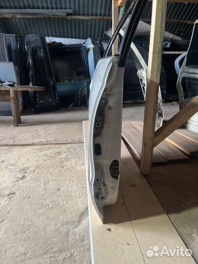 Дверь задняя правая Toyota Corona t190