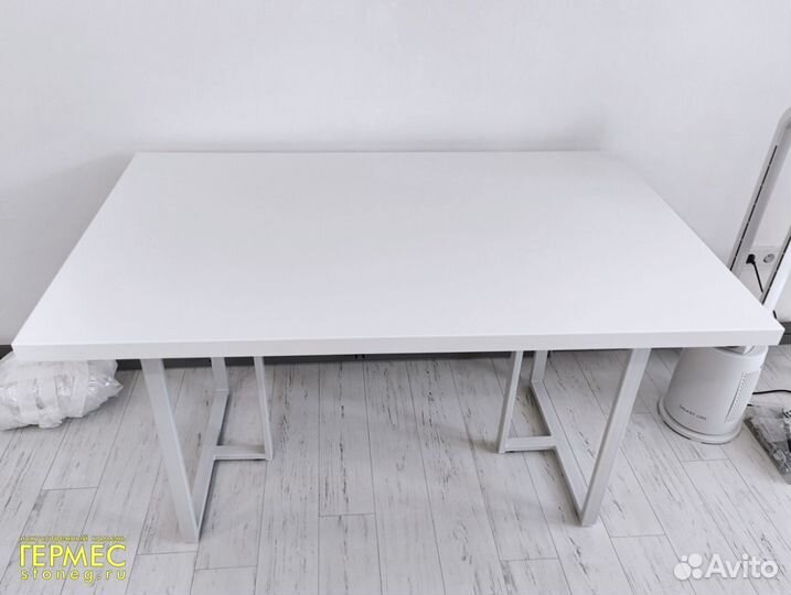 Стол обеденный Столешница из иск камня м2