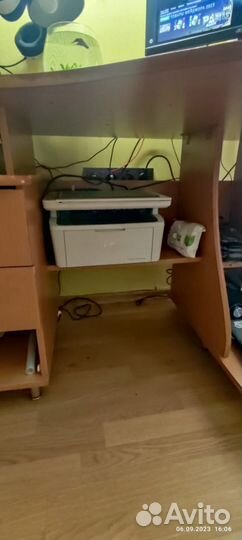 Компьютерный письменный стол