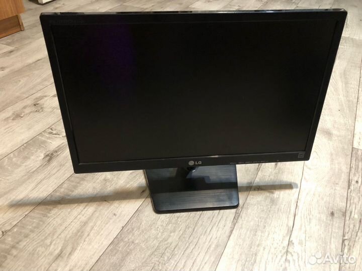 Монитор LG 21.5
