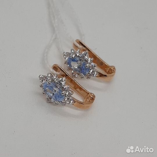 Золотые серьги с камнем