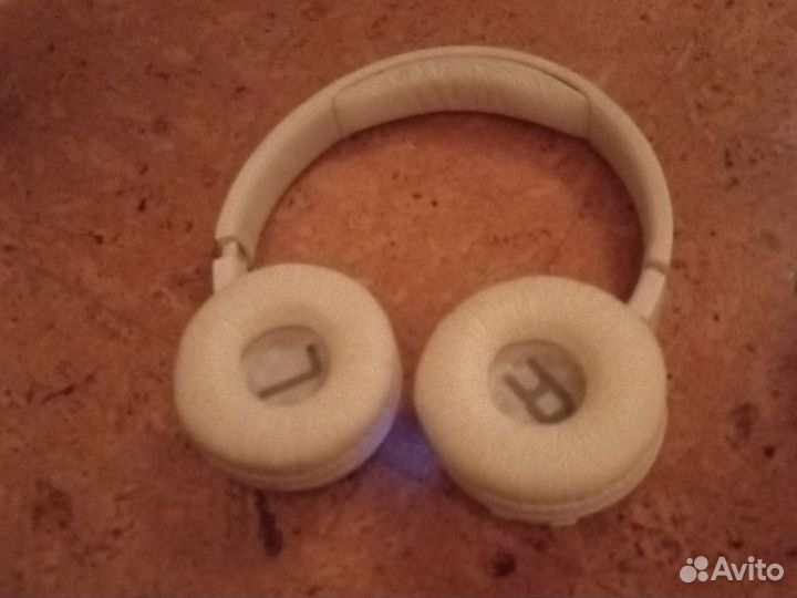 Беспроводные наушники JBL 600 btnc