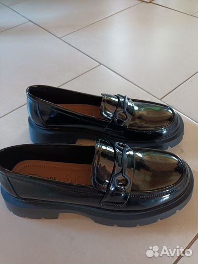 Лоферы женские