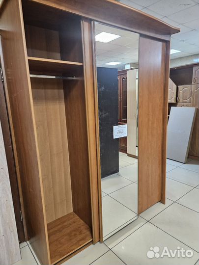 Шкаф-купе 3-х створчатый