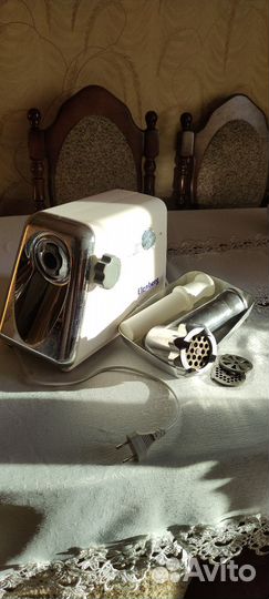 Электромясорубка Elenberg