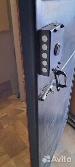 Дверь входная металлическая