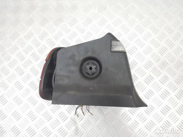 Фонарь задний правый BMW 3 E36