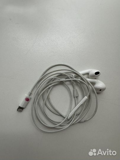 Проводные наушники apple