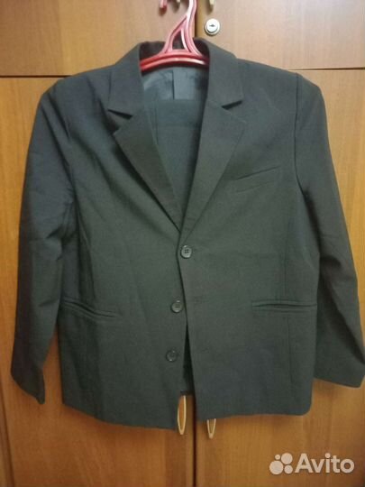 Костюм для мальчика 140см (новый)