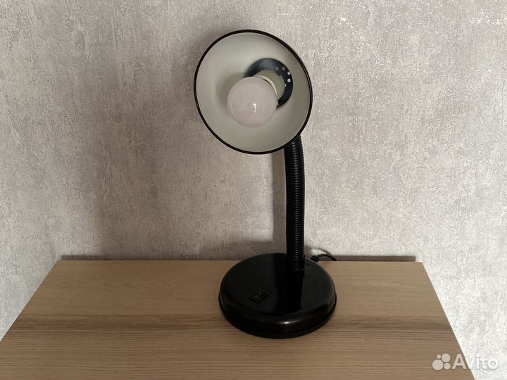 Лампа настольная