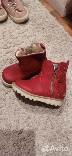 Обувь детская разных размеров