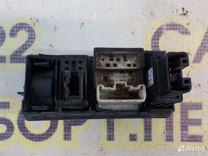 Переключатель регулировки зеркала Toyota Corolla