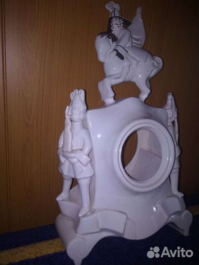 Антикварный фарфоровый подчастник Германия