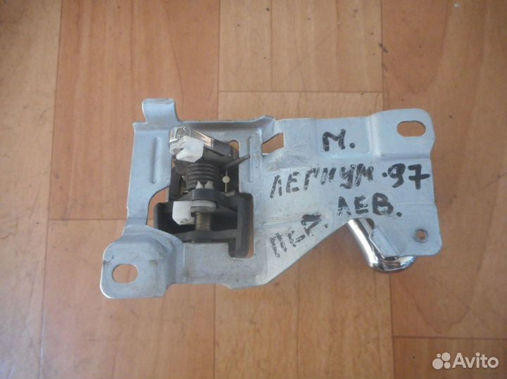 Ручка двери передней внутренняя левая Mitsubishi L