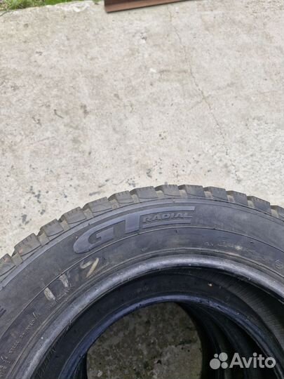 GT Radial Champiro IcePro 215/60 R17