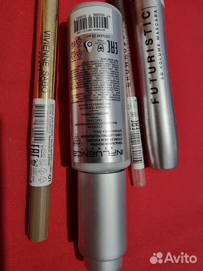 Тушь, тональная основа, карандаш для бровей