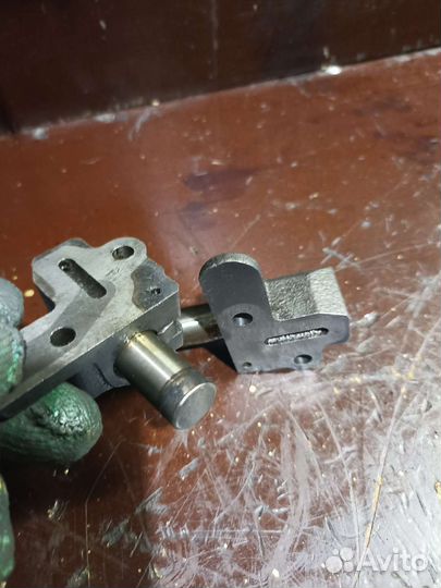 Натяжитель цепи грм Land Rover Range Rover