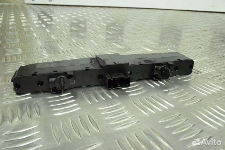 Кнопка аварийной сигнализации Opel Zafira B 1.8