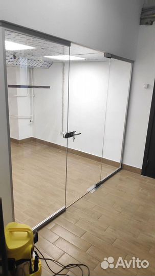 Дверь стеклянная межкомнатная