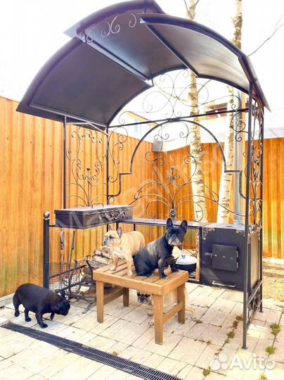 Мангал с крышей