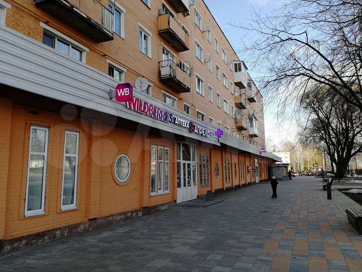 Габ с арендаторами в центре города