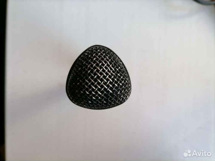 Вокальный микрофон AKG D3700