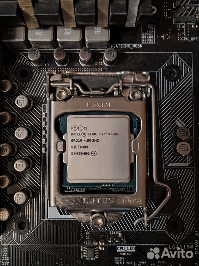 Материнская плата с процессором и памятью