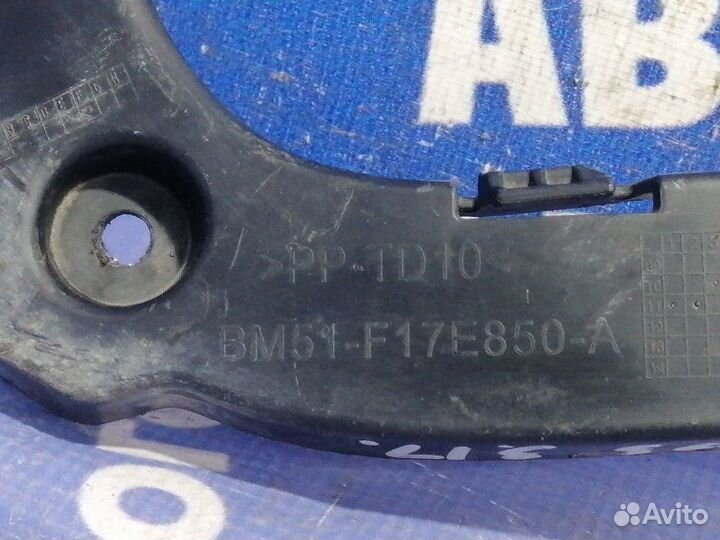 Крепление заднего бампера Ford Focus 3 седан 2012