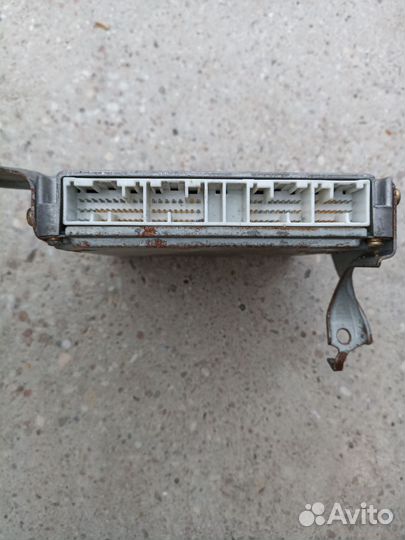 Toyota Avensis verso электронный блок двс