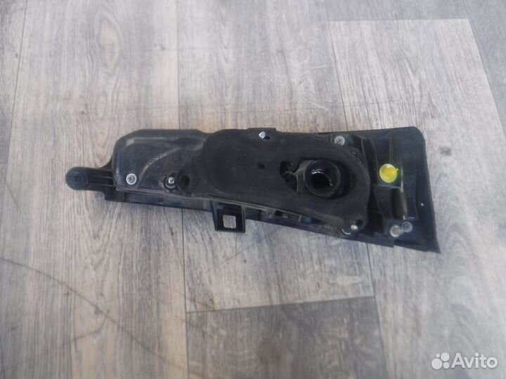 Фонарь правый внутренний №24 lexus NX 2016