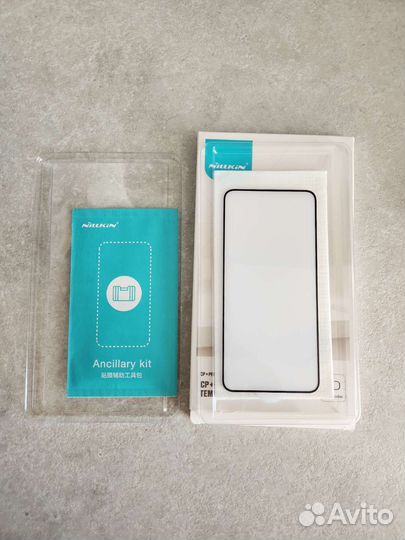 Защитное стекло Nillkin для Samsung Galaxy S22