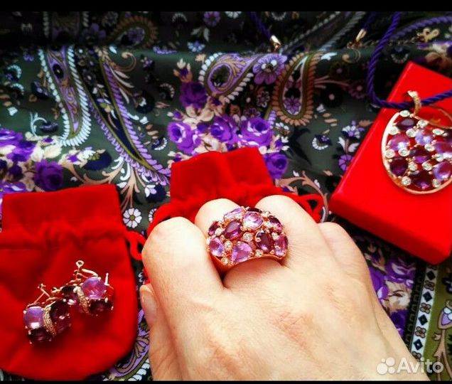 Украшения, бусы