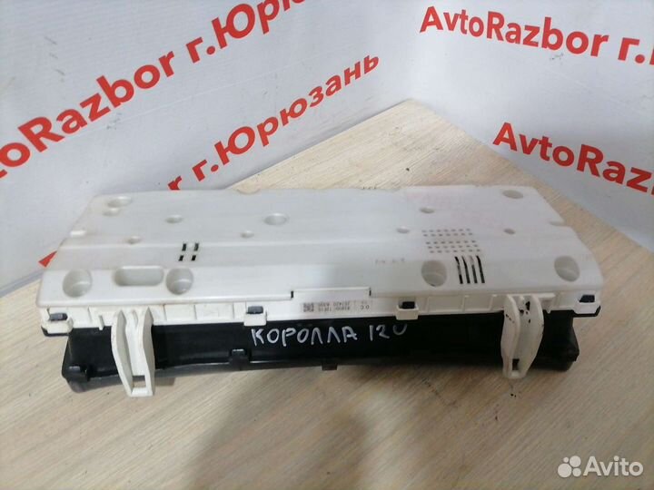 Щиток приборов Toyota Corolla E120 135т.км пробега
