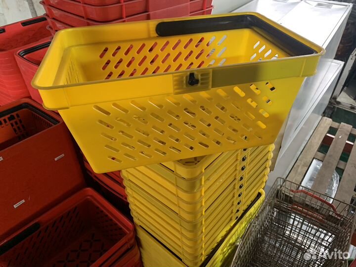 Корзина покупательская желтая 20 литров