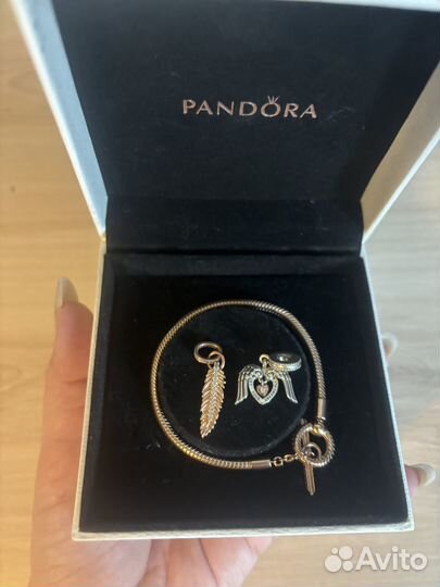 Браслет и шармы Pandora