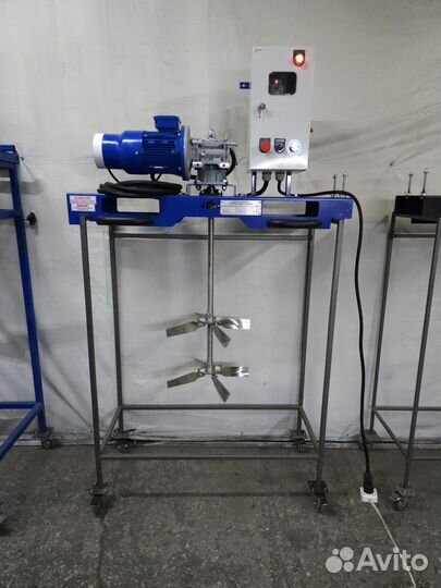 Промышленная мешалка для еврокубов, 1.1 кВт