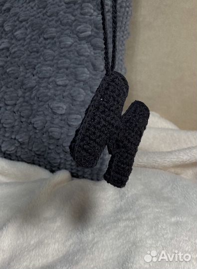 Брелок обвес на сумку буква