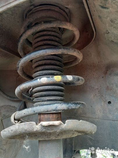 Peugeot 408 стойка передняя левая