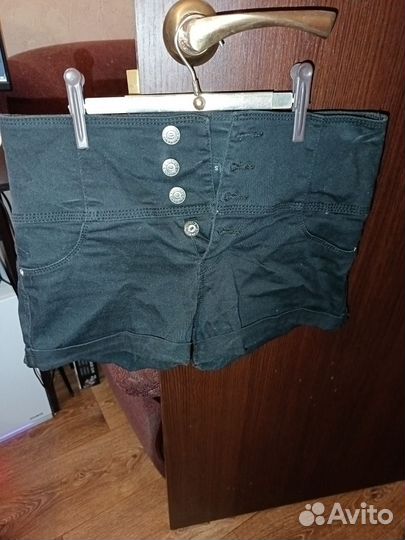 Шорты женские