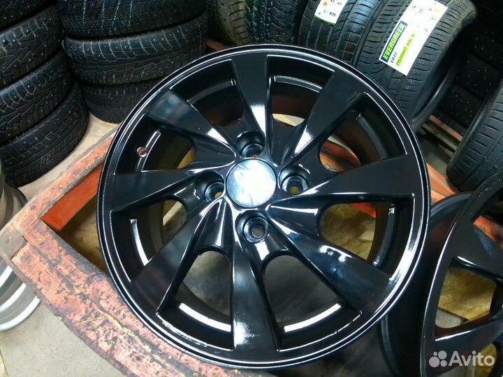 Диски Б/У Литые на В А З 6х15