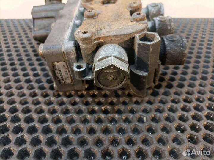 4728806534 Кран уровня пола главный