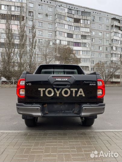 Toyota Hilux 4.0 AT, 2022, 50 км