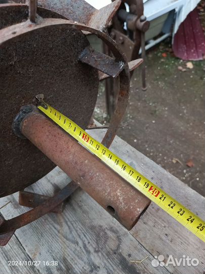 Продам одно колесо от мотоблока, картофелекопалку