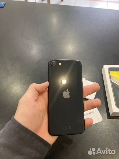 iPhone SE (2020), 64 ГБ