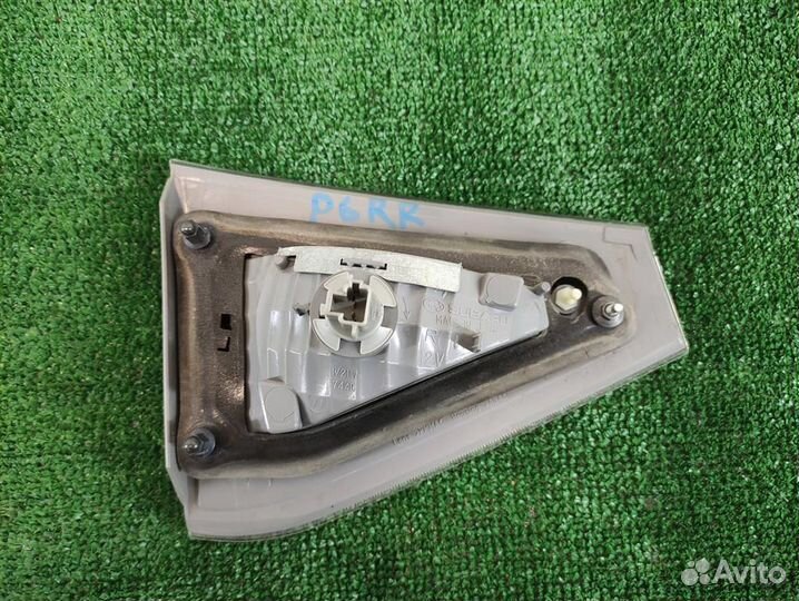 Фонарь задний внутренний правый Subaru Impreza GE