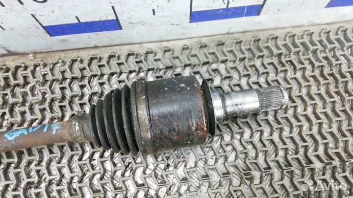Полуось передняя левая (приводной вал, шрус)
