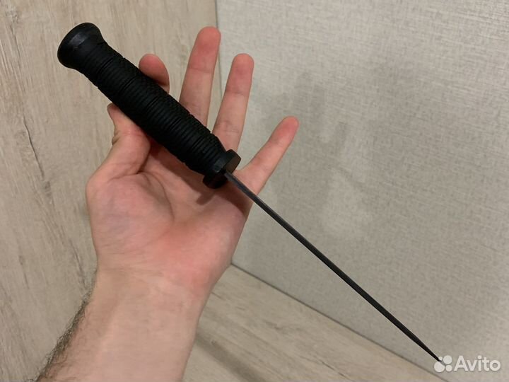 Нож с фиксированным клинком